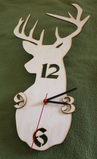 Nástenné hodiny z dreva "Jeleň"